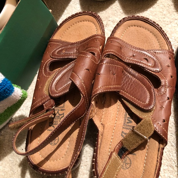 Ladies size 7 shoes - Picture 4 of 15